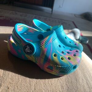 Toddler size 6 teal tie die Crocs